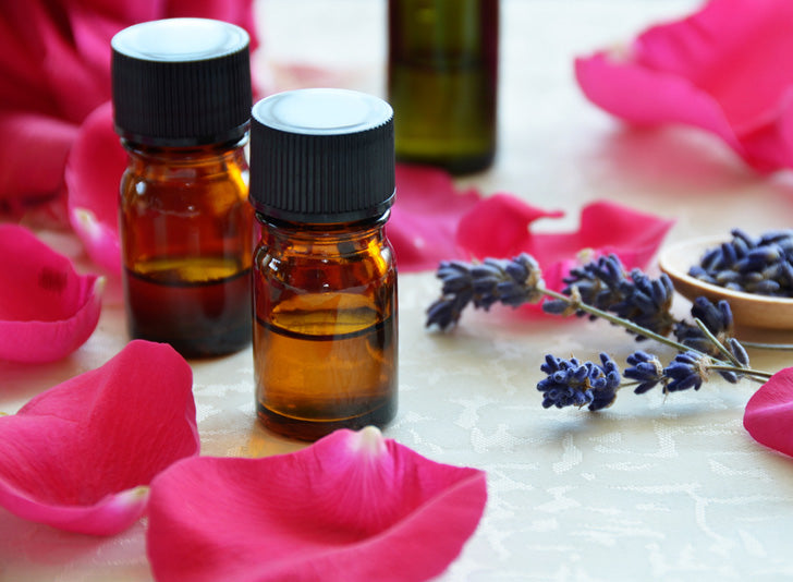 7 LOVE INSPIRED ESSENTIAL OILS FOR VALENTINE’S DAY